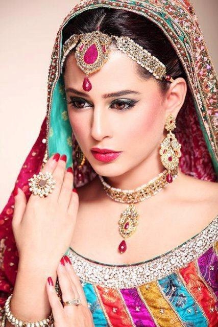 Mehreen Raheel – An eminent Pakistani model, actor, managing director of her family company R vision and host who appears in Pakistani films and serials. Born February 8, 1981