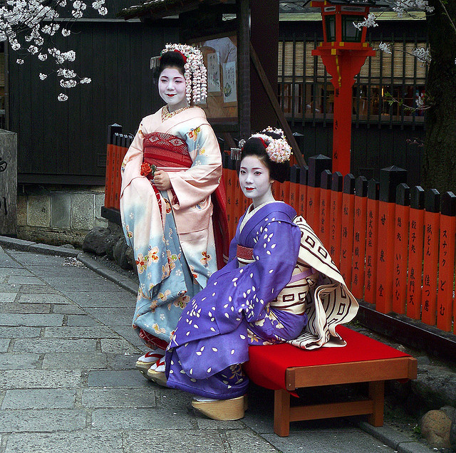 Susohiki is specially associated with Geisha girls of Japan who perform the traditional and classical Japanese art and dances. Image by Ewan Cross